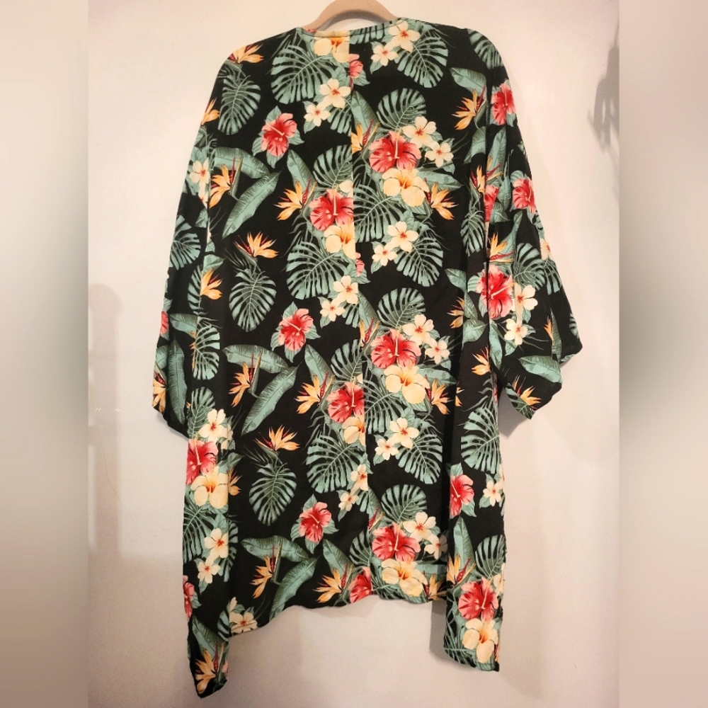 Pokoloko floral rayon/chiffon Ruana wrap 3/4 sleeves high-low one size - Picture 2 of 8